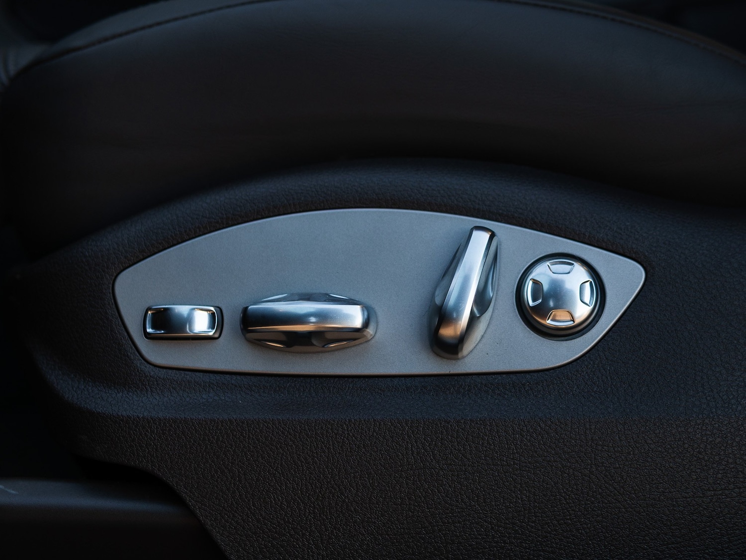 Used Porsche Macan 2023 for sale - 76355990: Photo 8