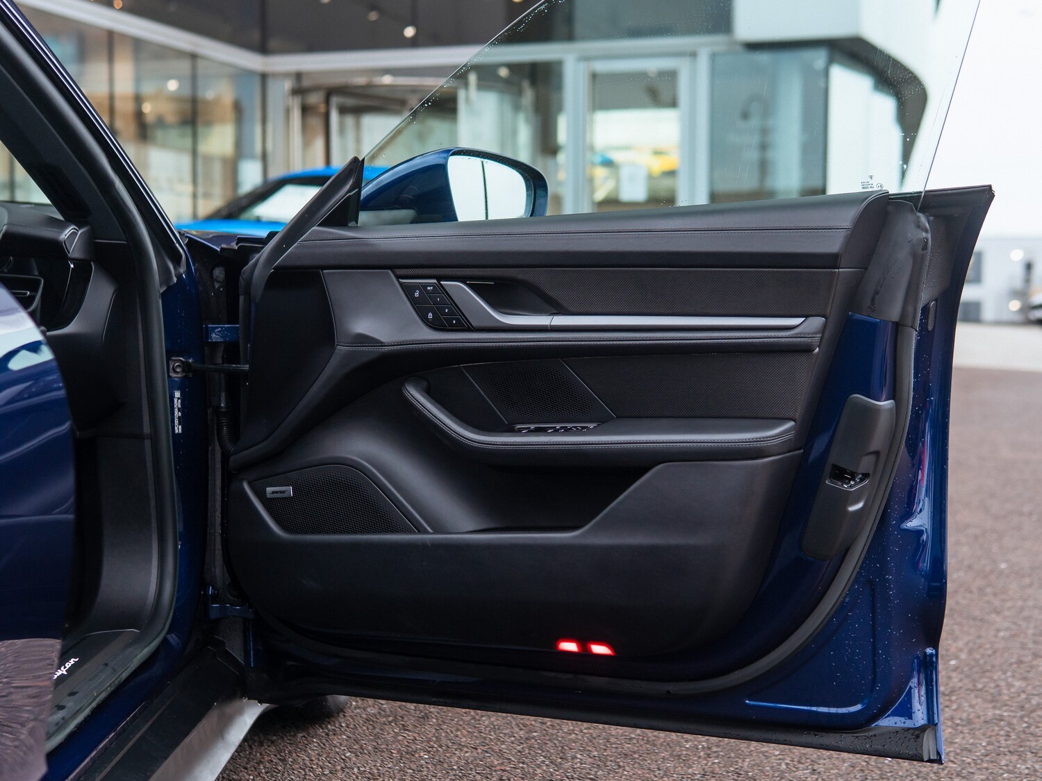 Used Porsche Taycan 2022 for sale - 77506804: Photo 15