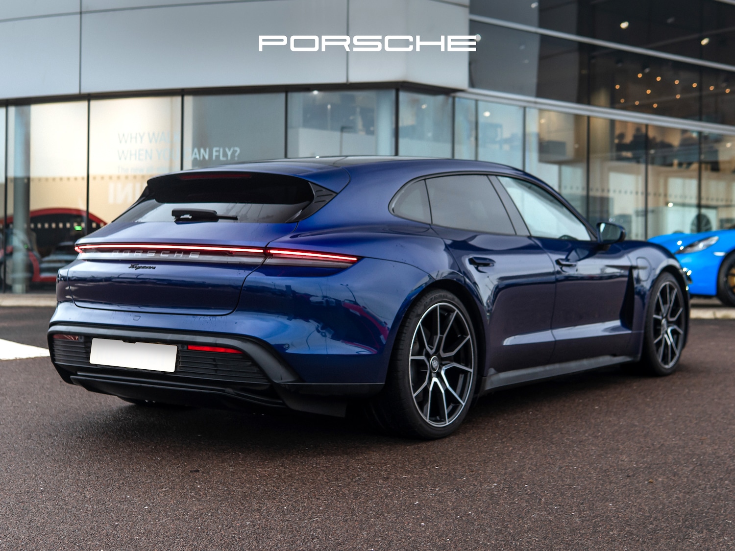 Used Porsche Taycan 2022 for sale - 77506804: Photo 2