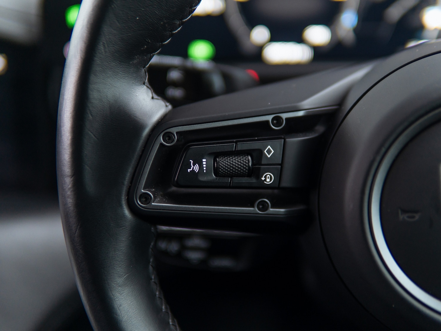 Used Porsche Taycan 2022 for sale - 77506804: Photo 23