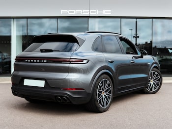 Used Porsche Cayenne 2024 for sale - 78329943: Photo