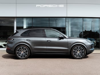 Used Porsche Cayenne 2024 for sale - 78329943: Photo