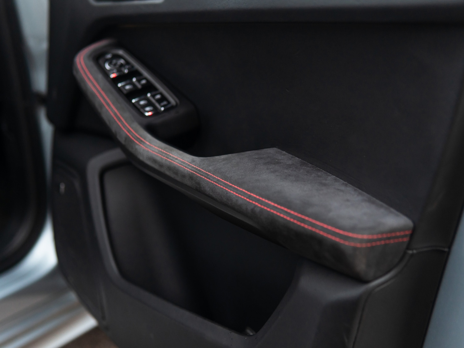 Used Porsche Macan 2020 for sale - 77520410: Photo 12