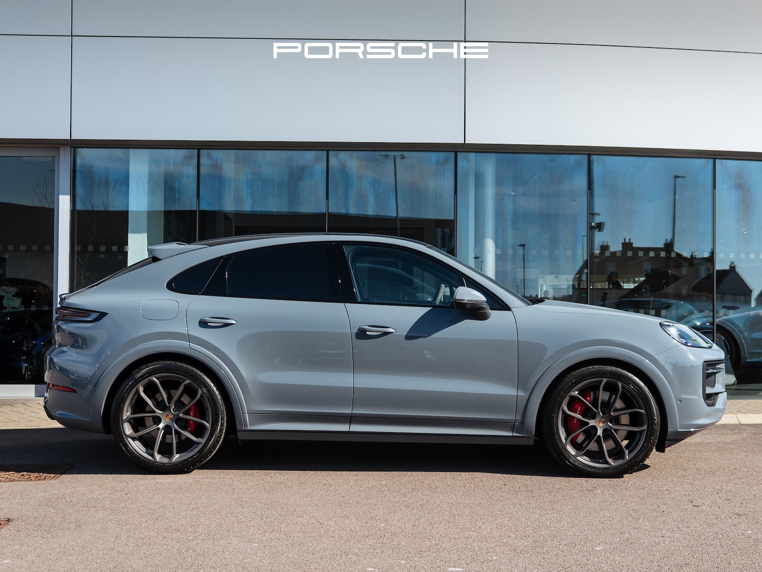 Used Porsche Cayenne 2025 for sale - 78153392: Photo 3