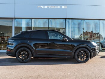 Used Porsche Cayenne 2024 for sale - 78153391: Photo