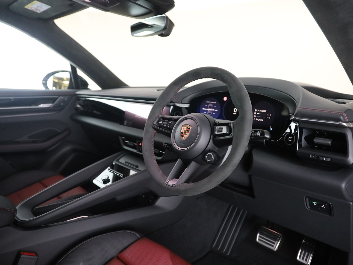 Used Porsche Macan 2025 for sale - 77262829: Photo 13