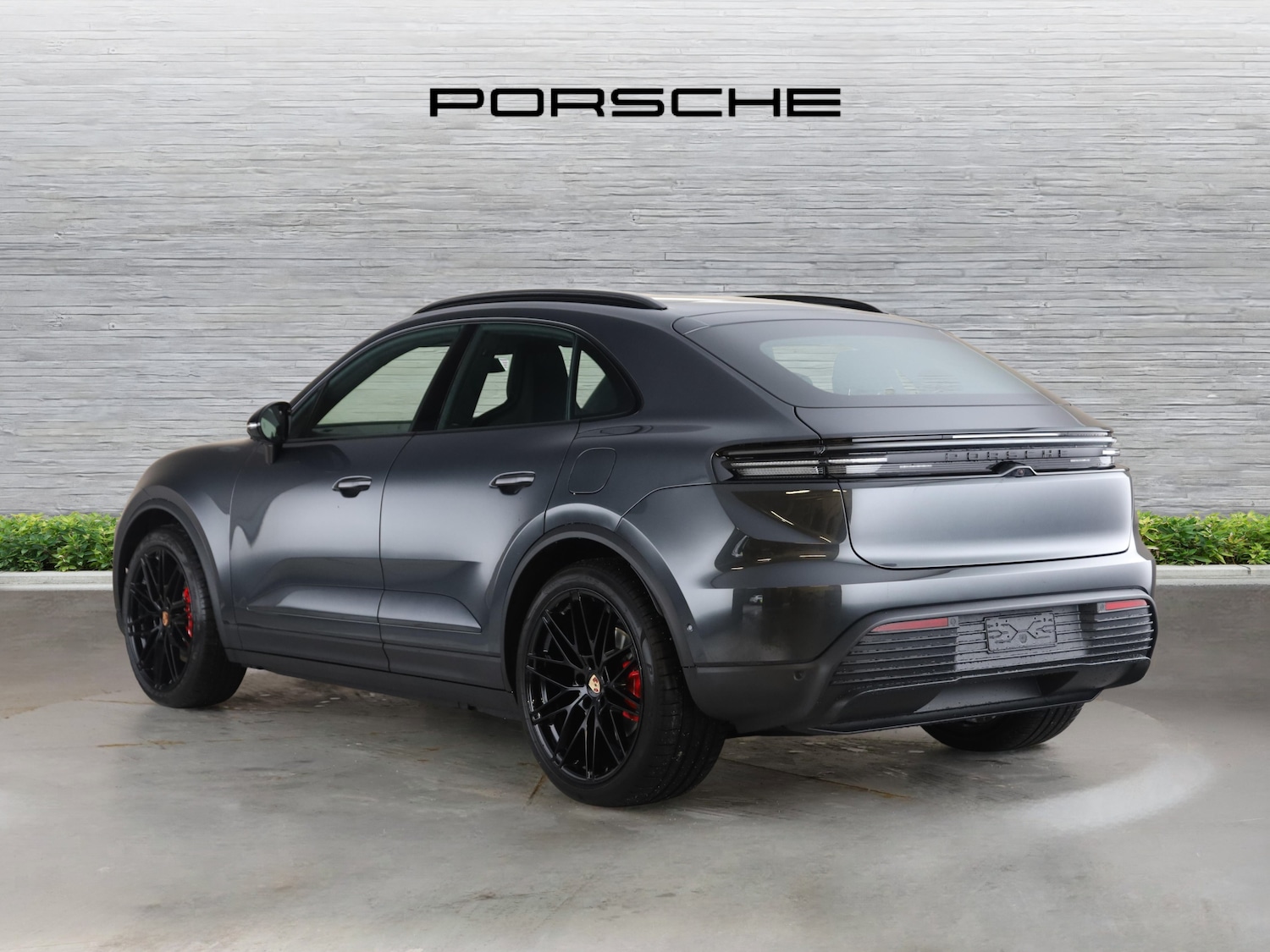 Used Porsche Macan 2025 for sale - 77262829: Photo 2