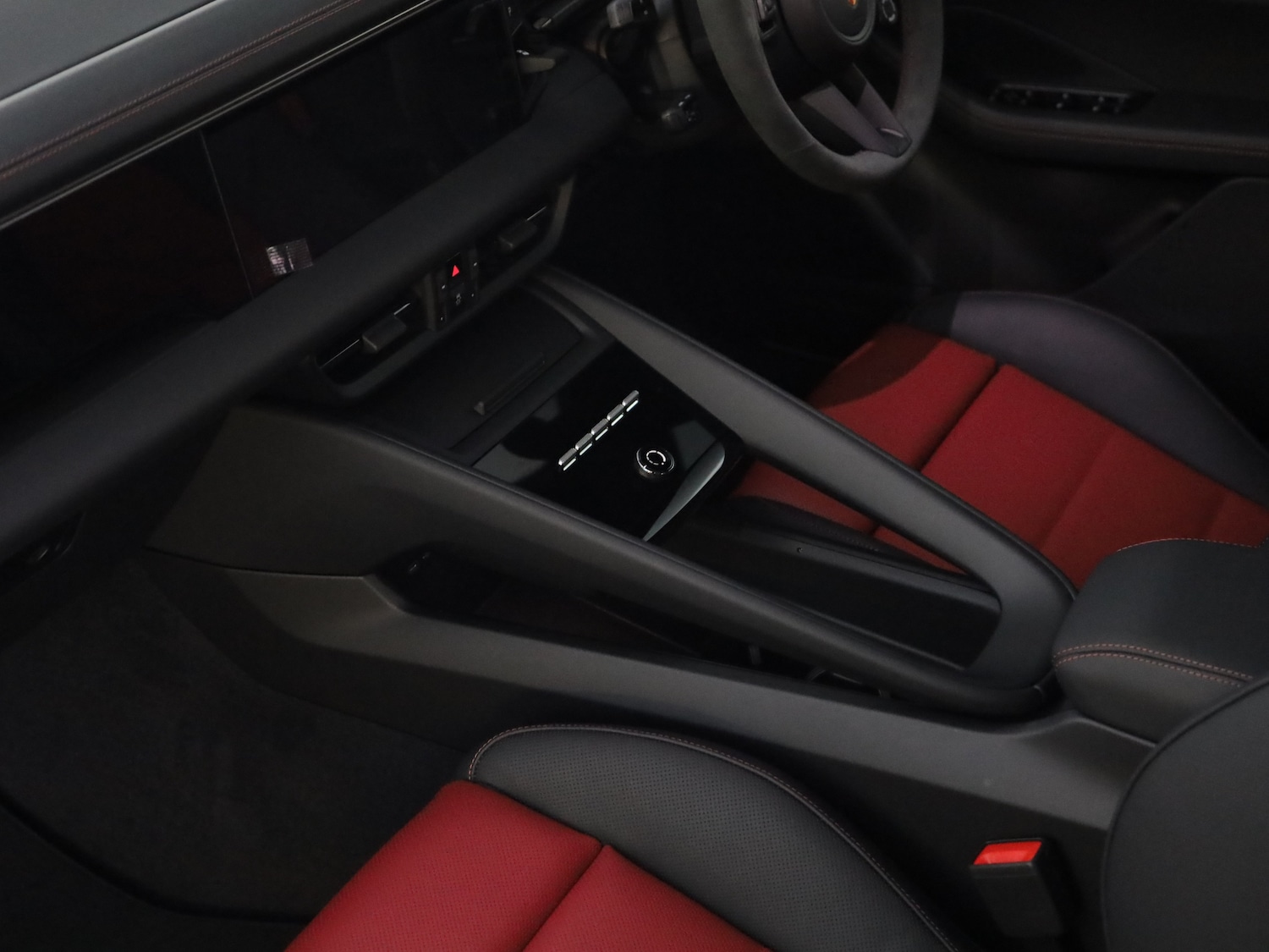 Used Porsche Macan 2025 for sale - 77262829: Photo 24