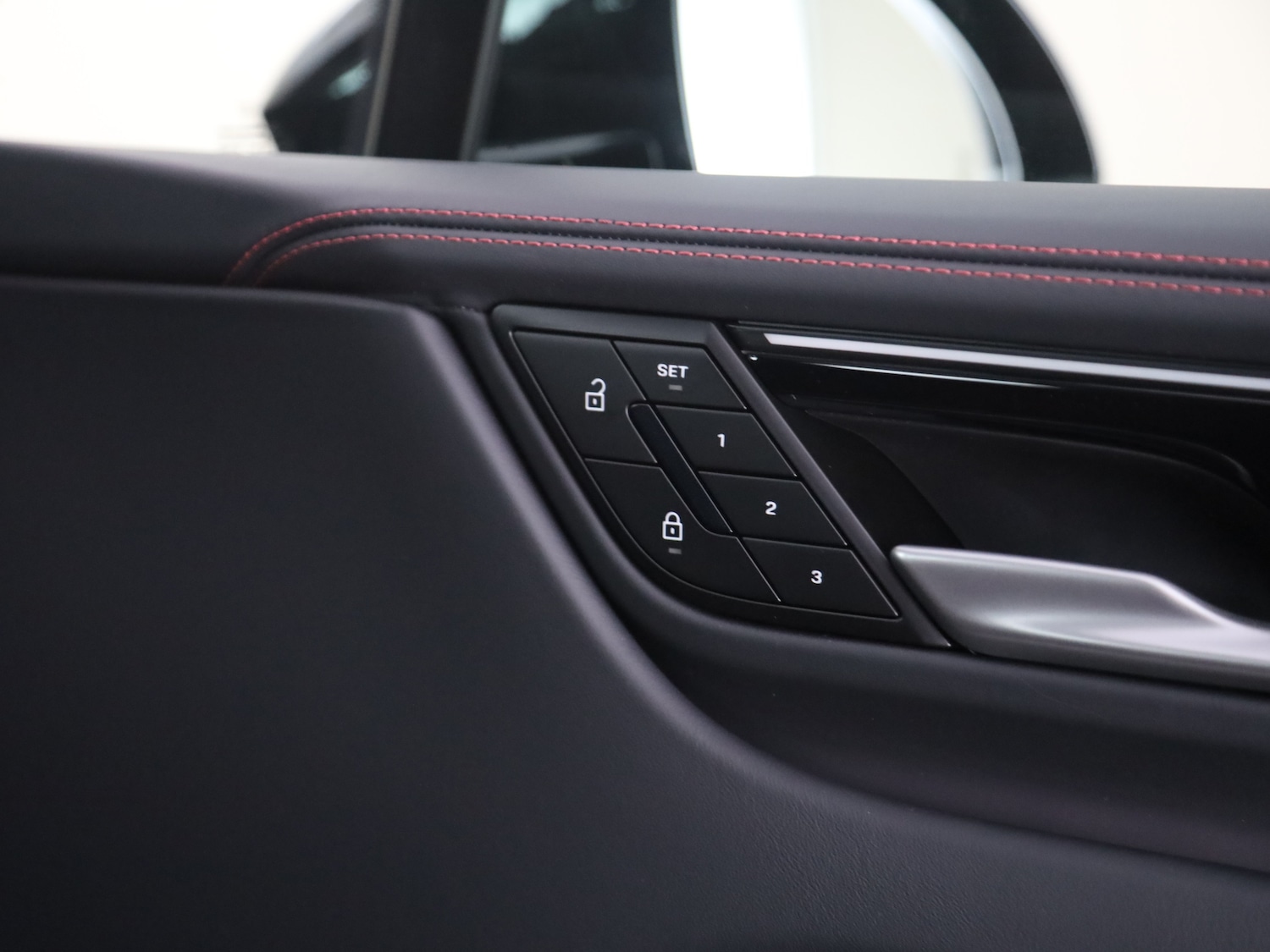 Used Porsche Macan 2025 for sale - 77262829: Photo 29