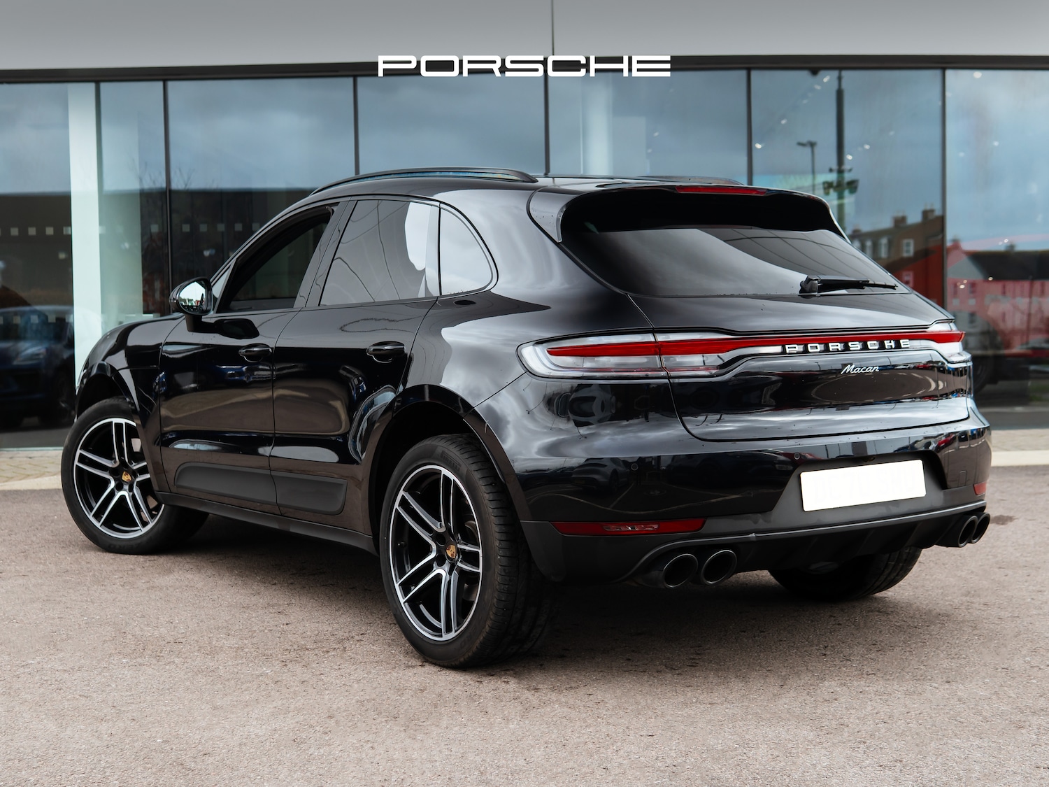Used Porsche Macan 2021 for sale - 77608395: Photo 2