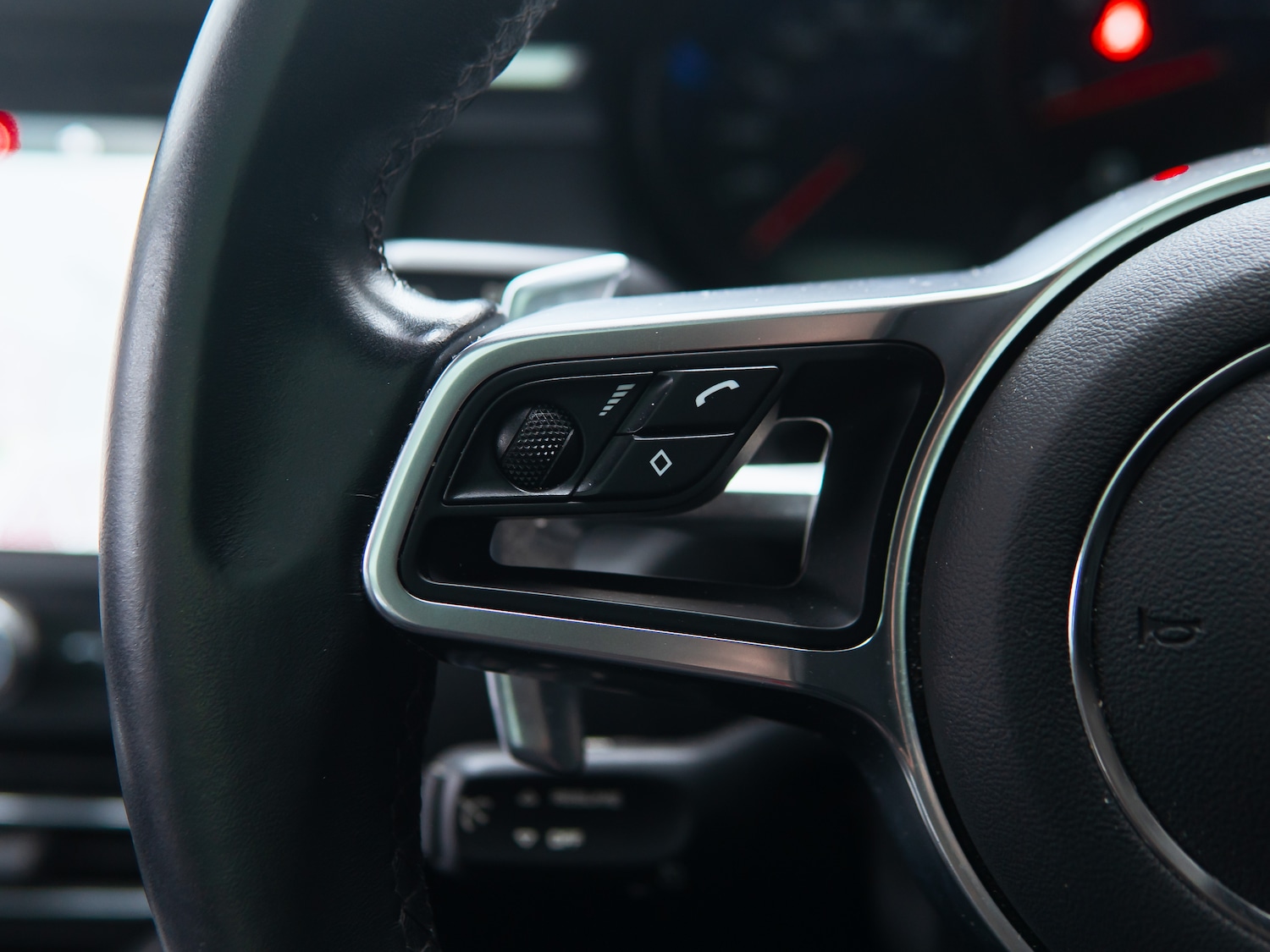 Used Porsche Macan 2021 for sale - 77608395: Photo 31