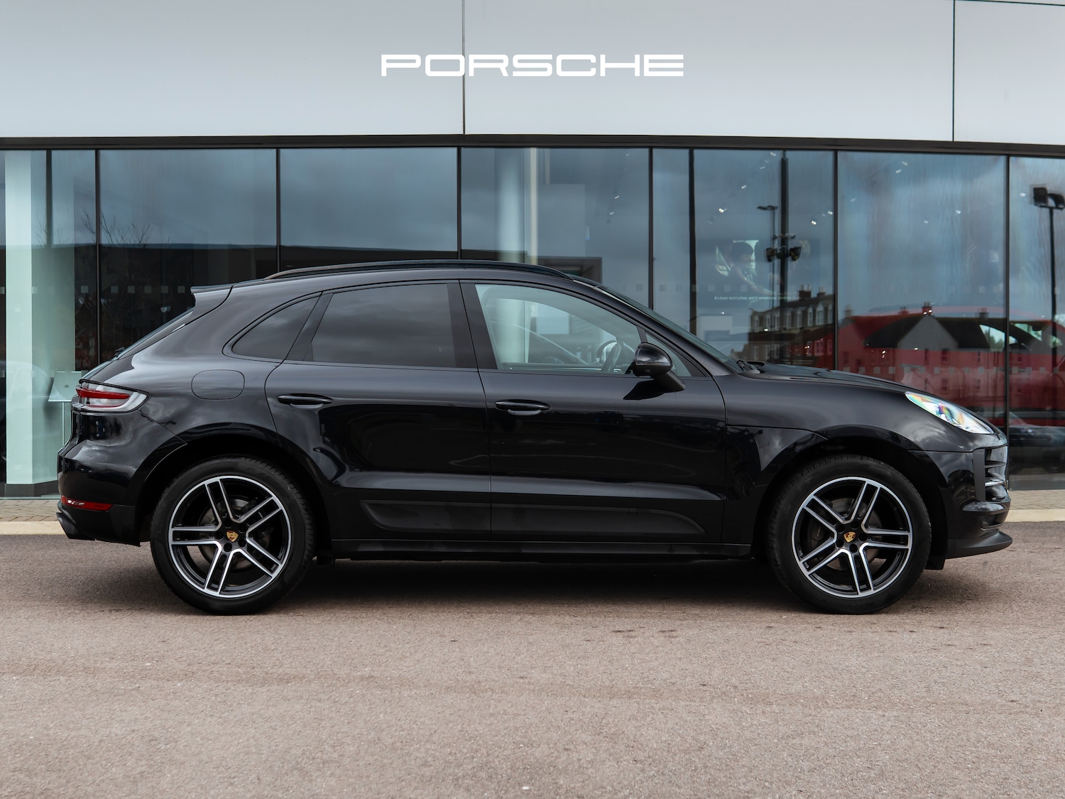 Used Porsche Macan 2021 for sale - 77608395: Photo 4