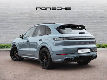 Used Porsche Cayenne 2024 for sale - 76197117: Photo