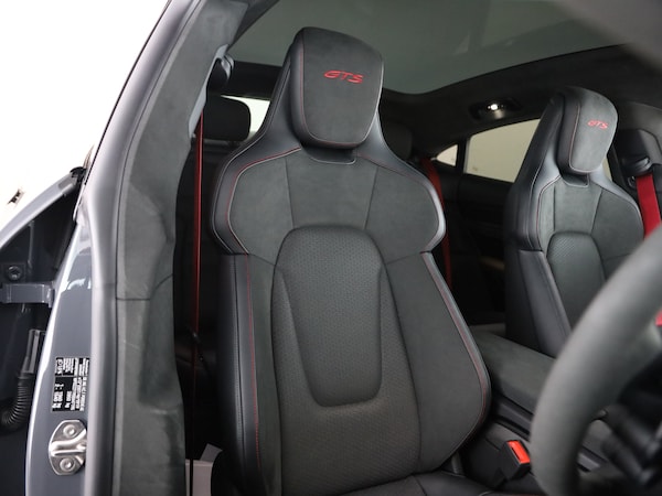 Used Porsche Taycan 2025 for sale - 75585871: Photo 10