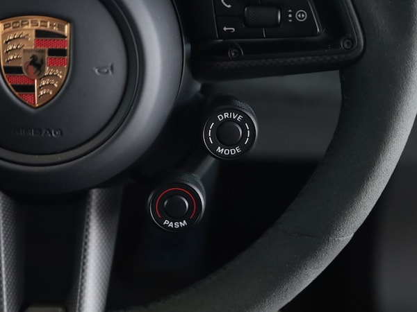 Used Porsche Taycan 2025 for sale - 75585871: Photo 32
