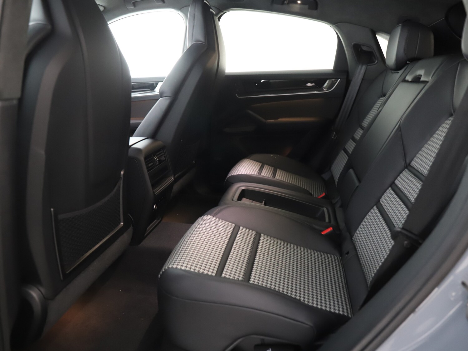 Used Porsche Cayenne 2025 for sale - 75296348: Photo 16