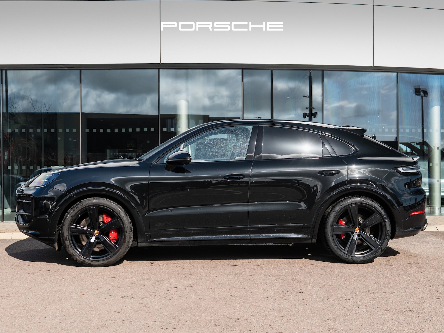 Used Porsche Cayenne 2024 for sale - 78111230: Photo 4