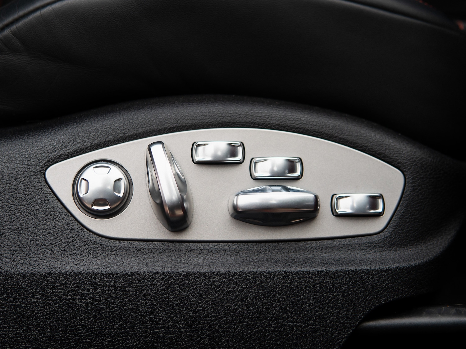 Used Porsche Macan 2024 for sale - 77989780: Photo 31