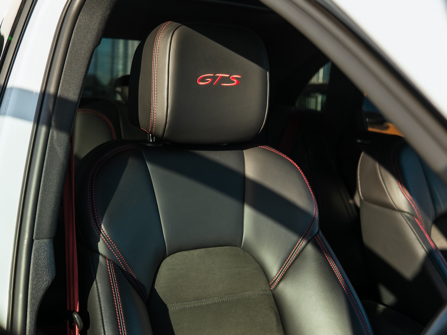 Used Porsche Macan 2022 for sale - 76627426: Photo 13