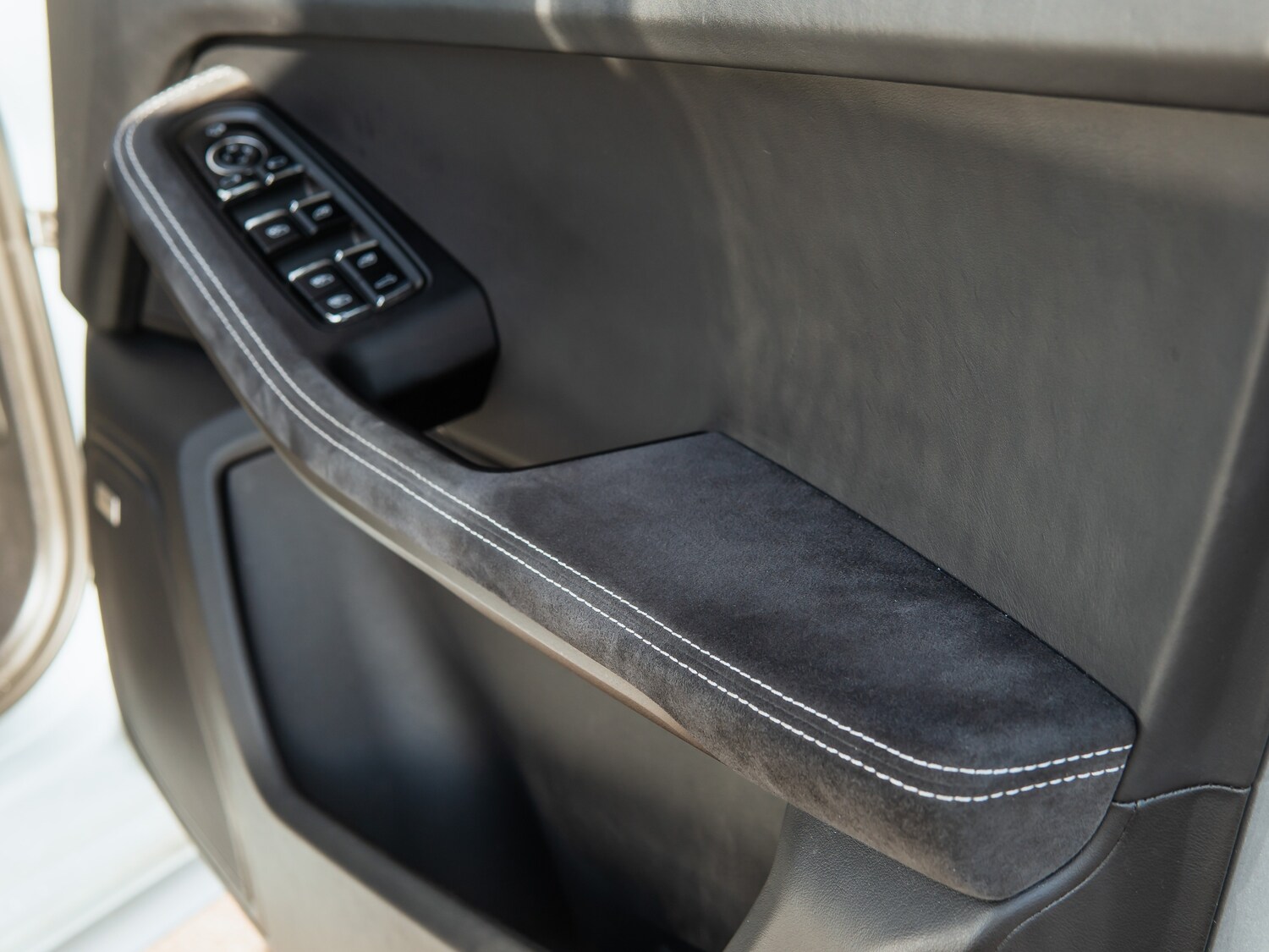 Used Porsche Macan 2021 for sale - 77571211: Photo 41