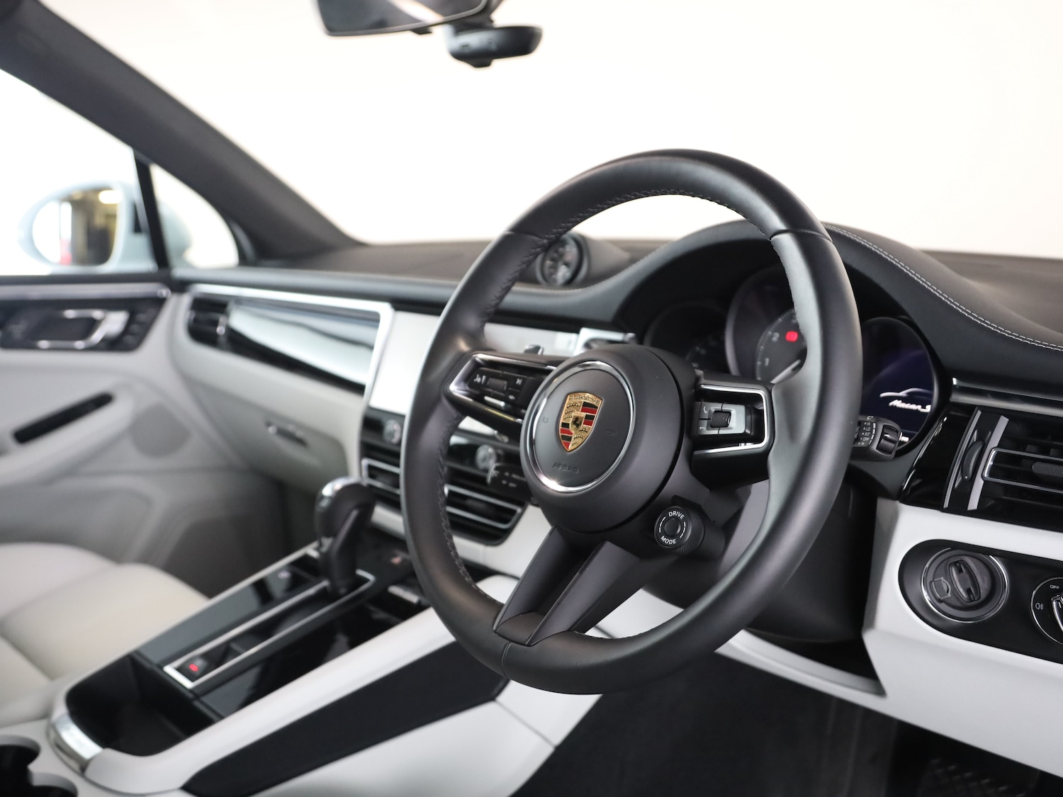 Used Porsche Macan 2024 for sale - 76162538: Photo 11