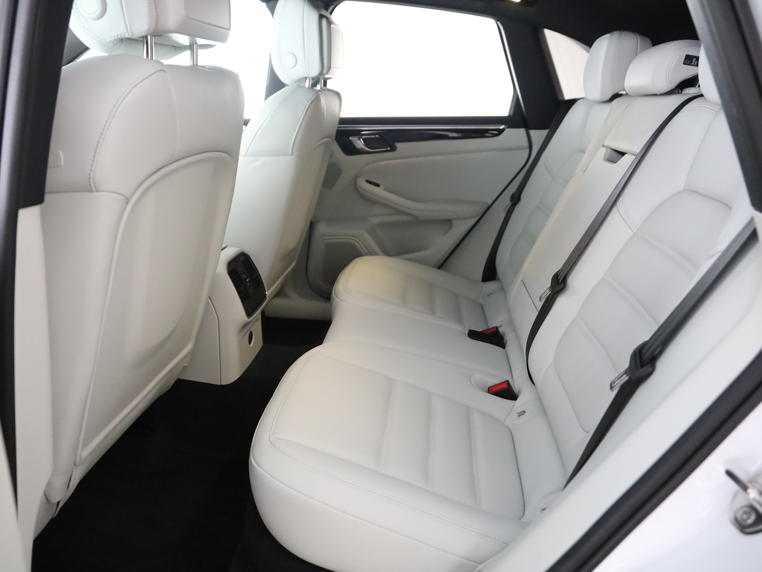 Used Porsche Macan 2024 for sale - 76162538: Photo 12