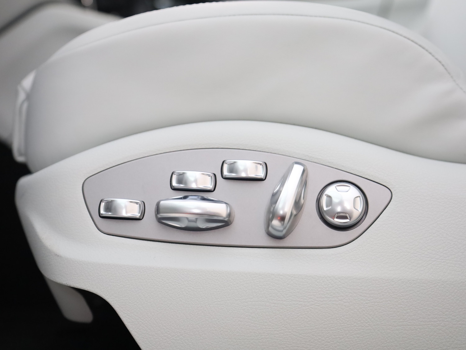 Used Porsche Macan 2024 for sale - 76162538: Photo 14
