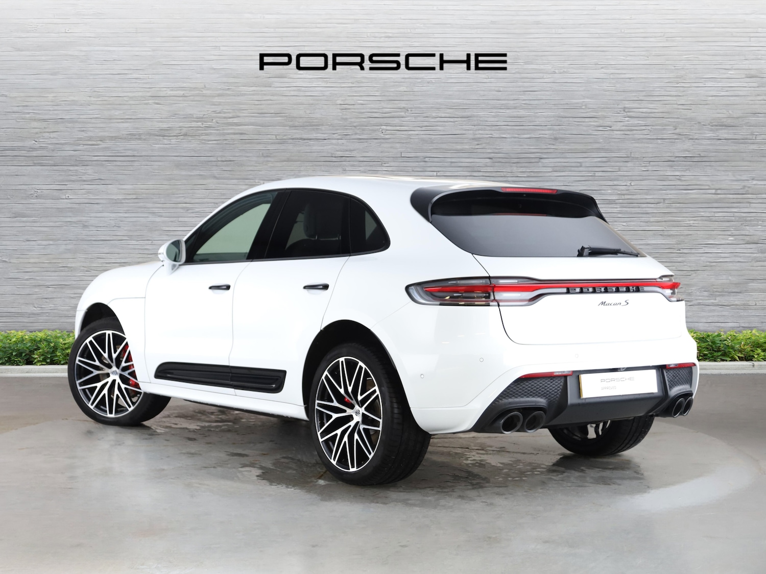 Used Porsche Macan 2024 for sale - 76162538: Photo 2