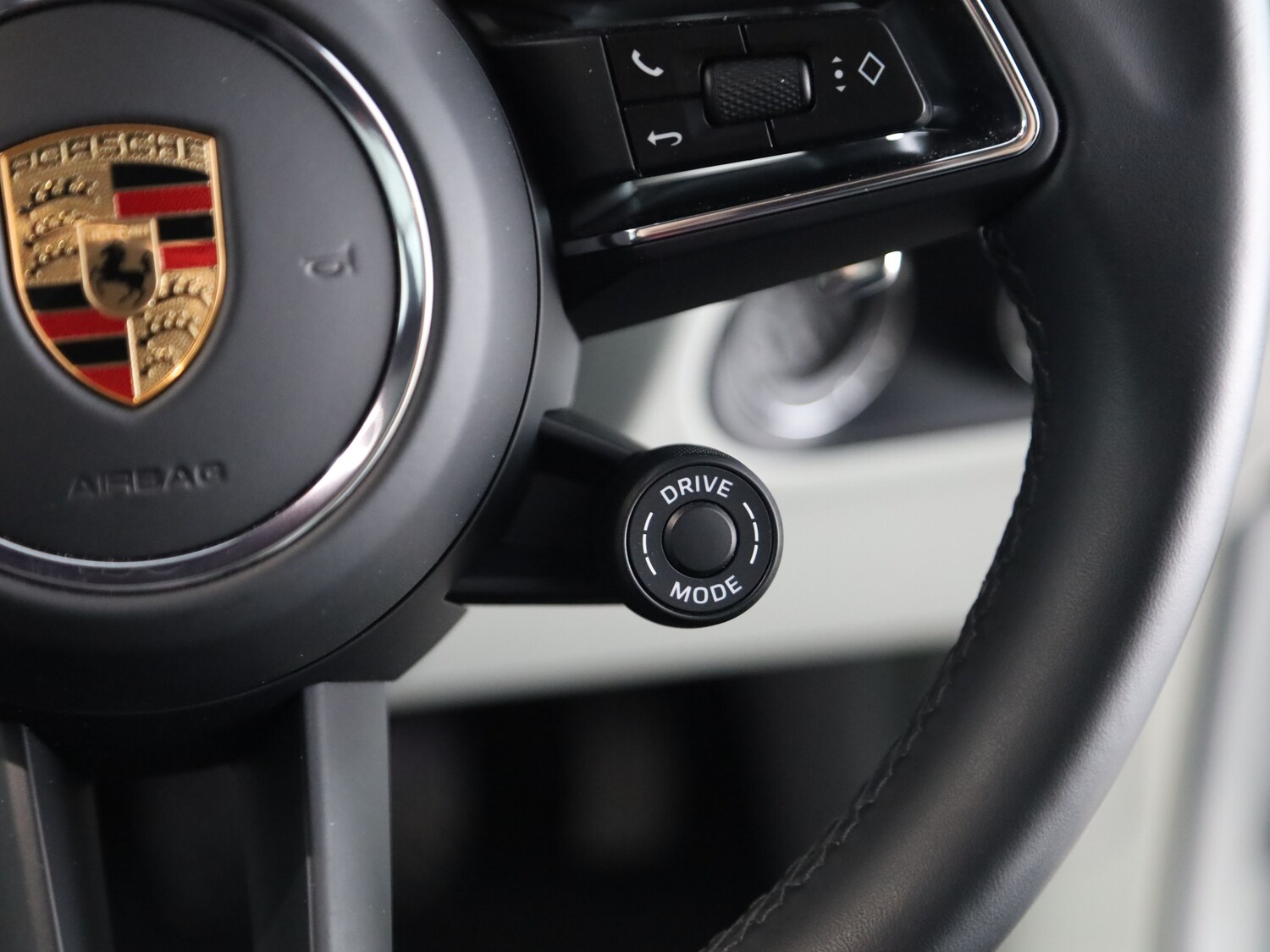 Used Porsche Macan 2024 for sale - 76162538: Photo 25