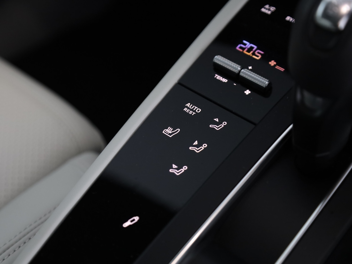 Used Porsche Macan 2024 for sale - 76162538: Photo 31