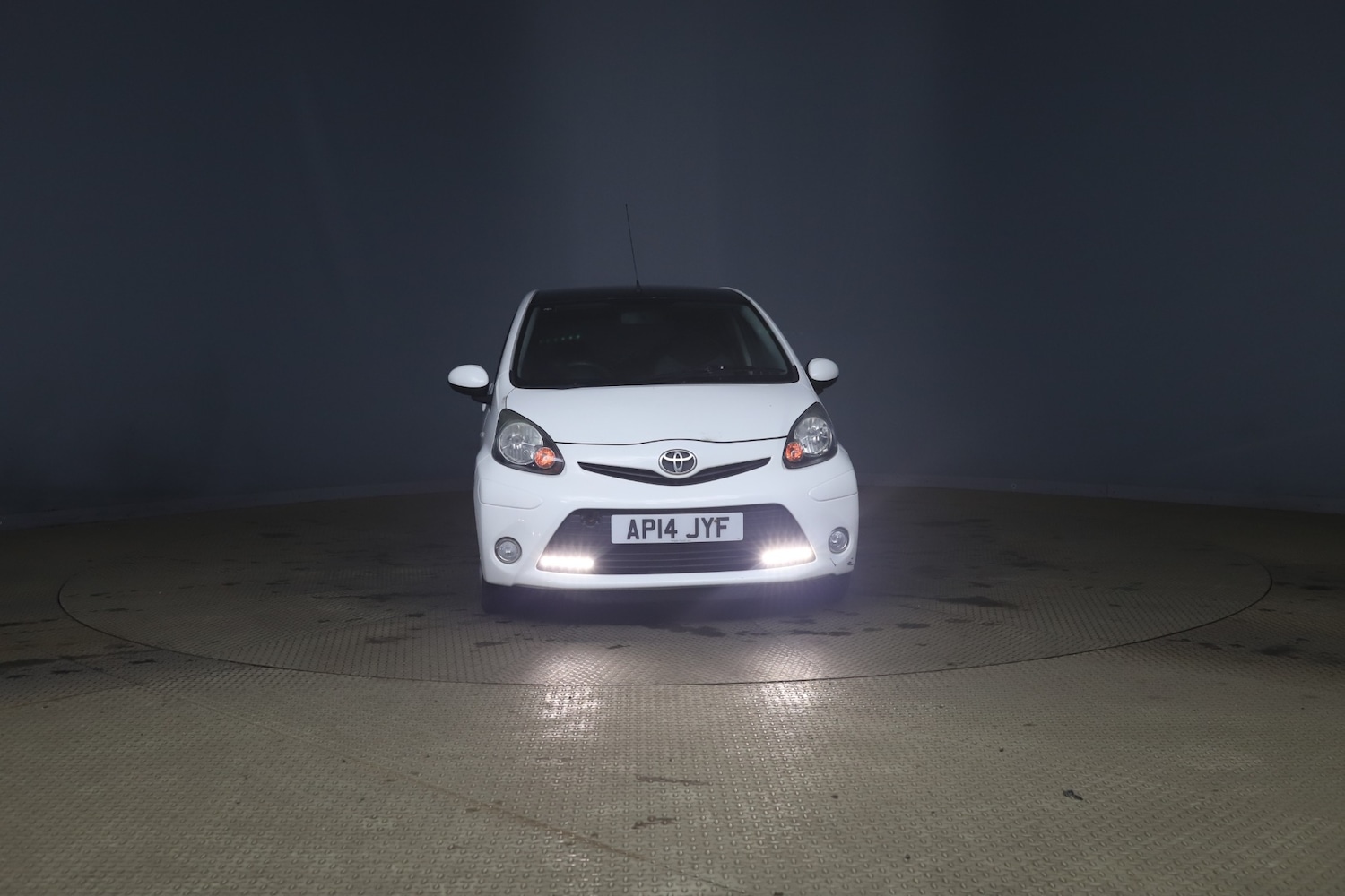 Used Toyota AYGO 2014 for sale - 77137748: Photo 2