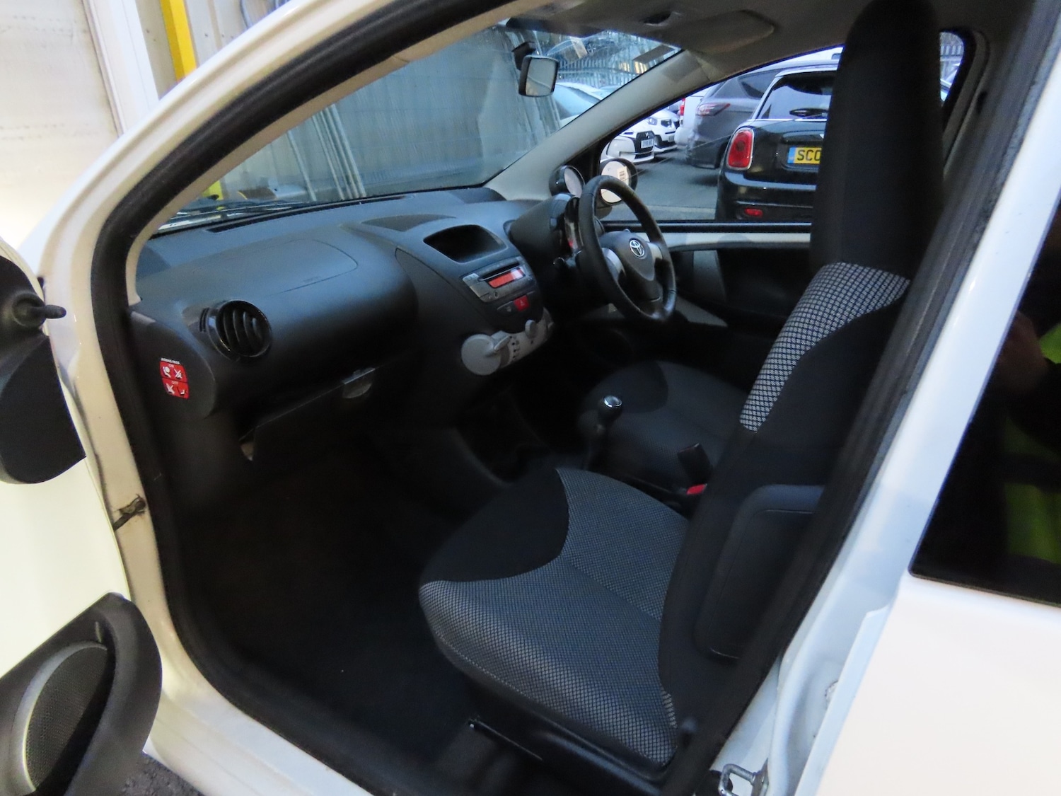 Used Toyota AYGO 2014 for sale - 77137748: Photo 9