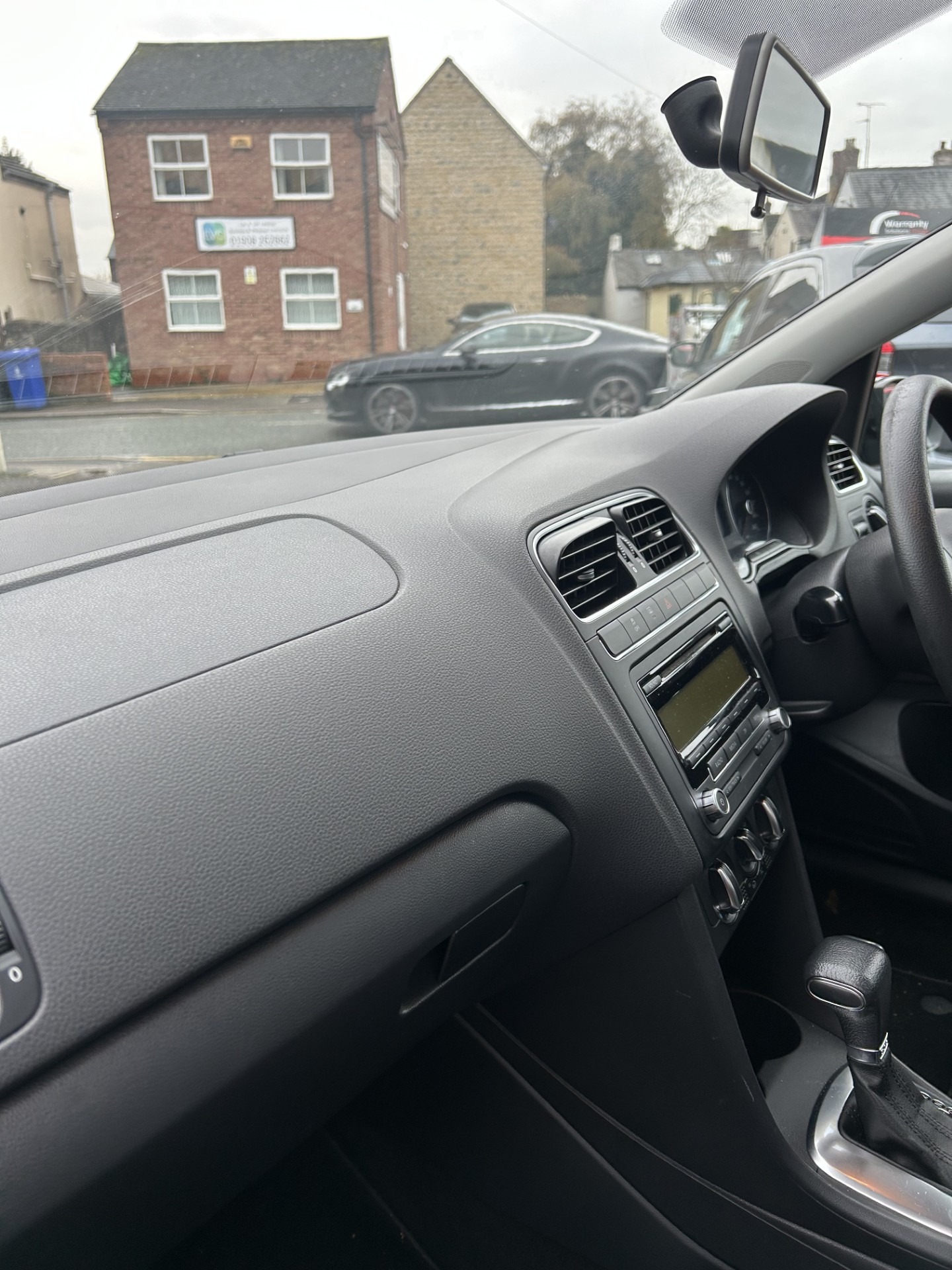 Used Volkswagen Polo 2010 for sale - 76555344: Photo 14