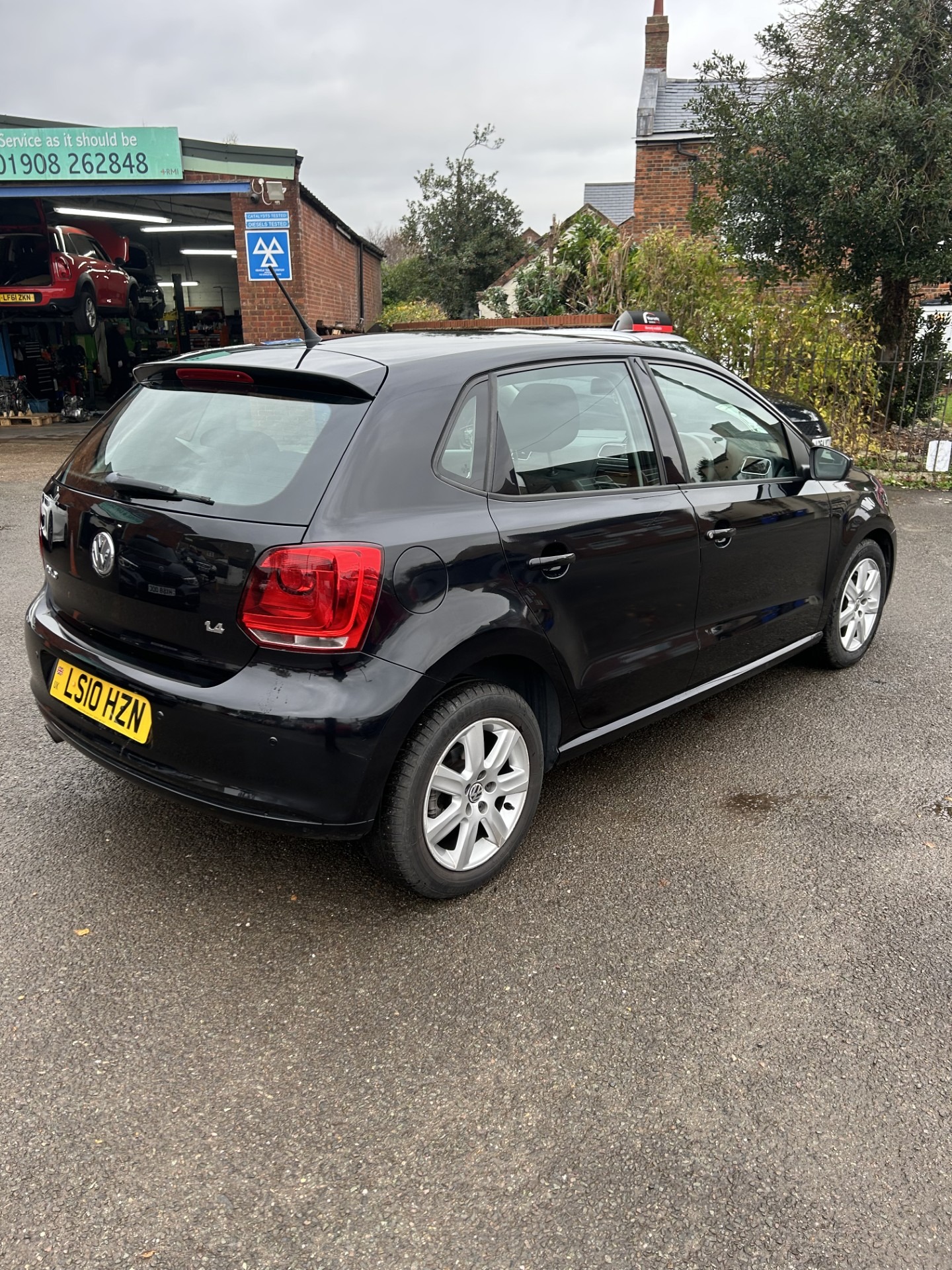 Used Volkswagen Polo 2010 for sale - 76555344: Photo 6