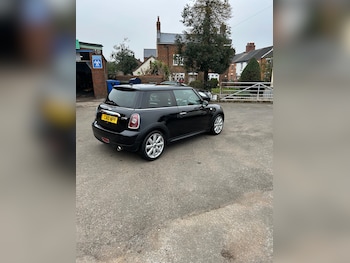 Used MINI Hatch 2010 for sale - 77011811: Photo