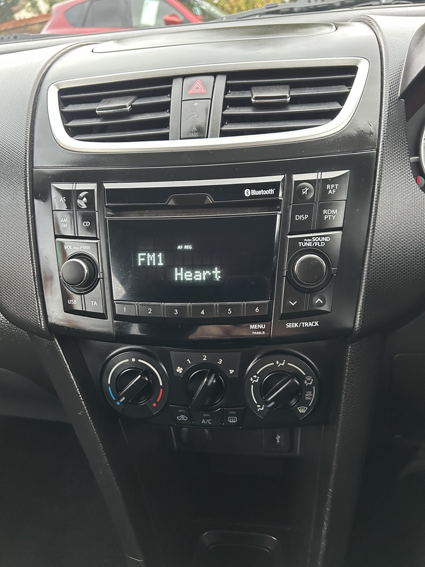 Used Suzuki Swift 2014 for sale - 76478023: Photo 10