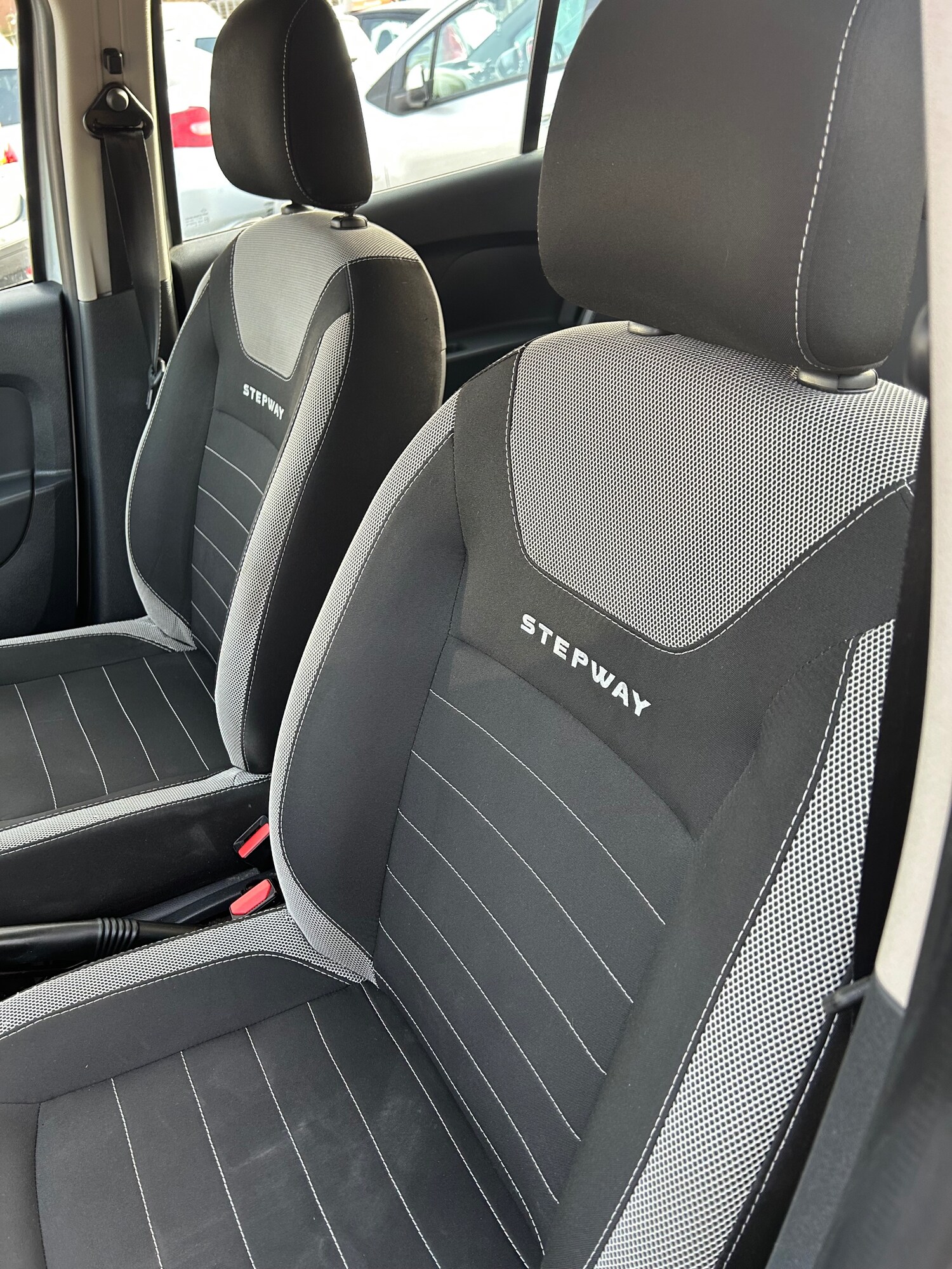 Used Dacia Sandero Stepway 2018 for sale - 77661891: Photo 14