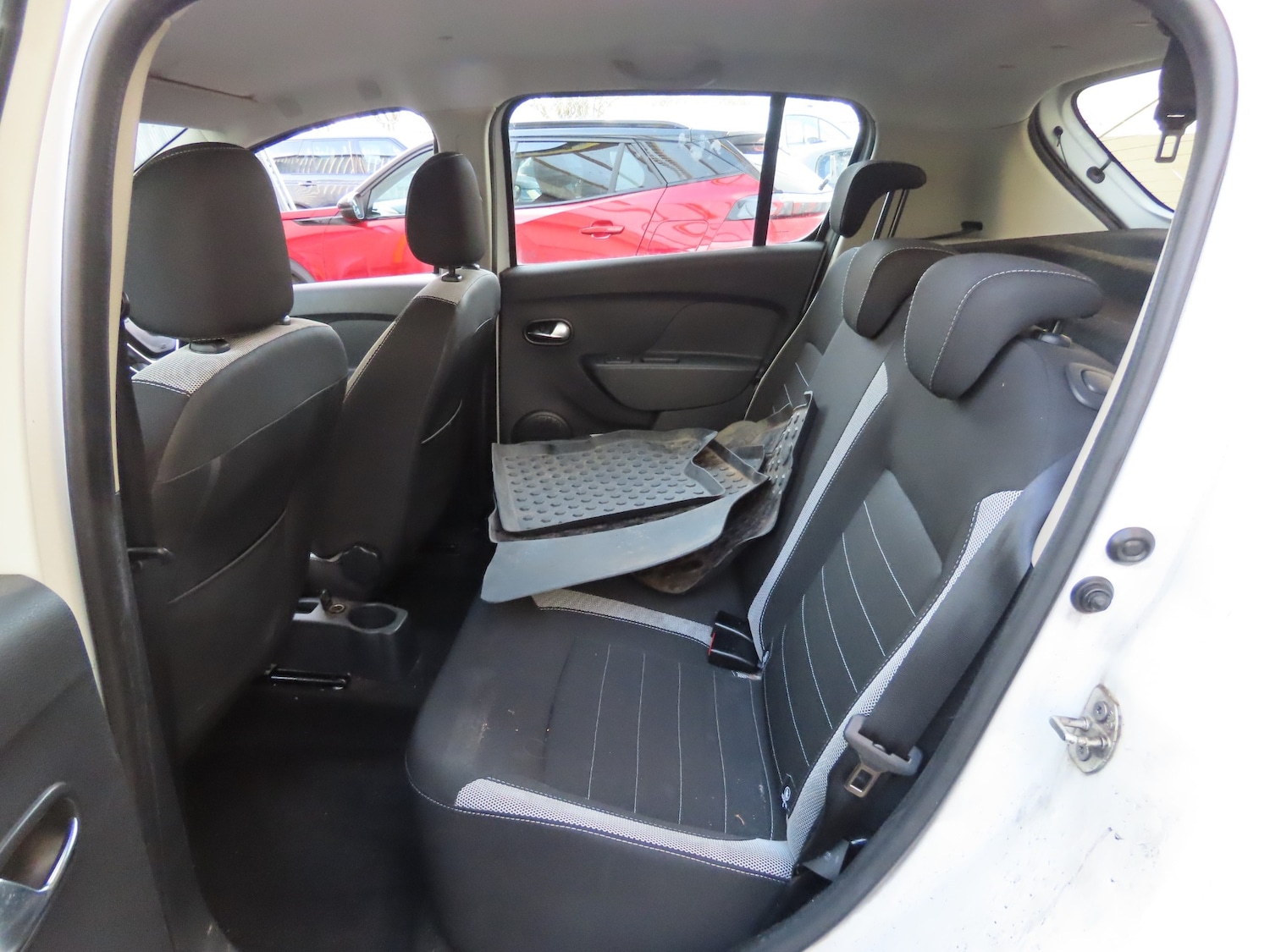 Used Dacia Sandero Stepway 2018 for sale - 77661891: Photo 8