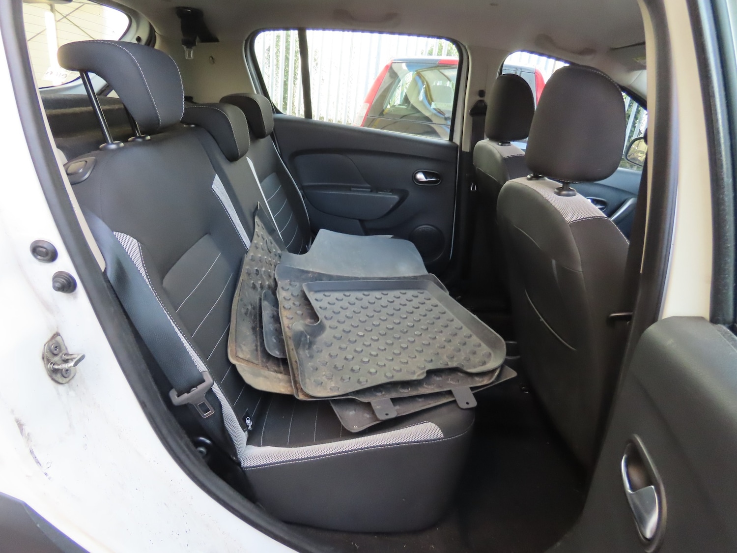 Used Dacia Sandero Stepway 2018 for sale - 77661891: Photo 9