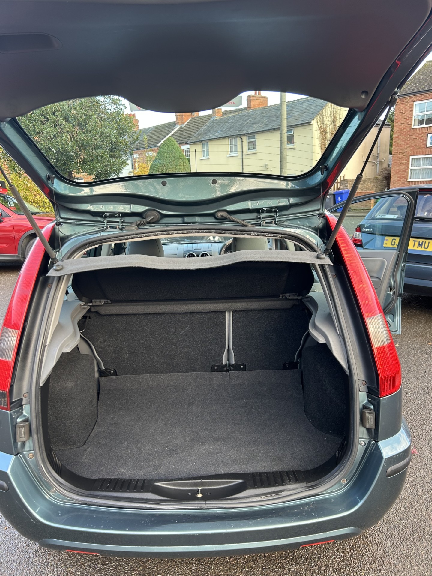 Used Ford Fusion 2004 for sale - 76450397: Photo 18