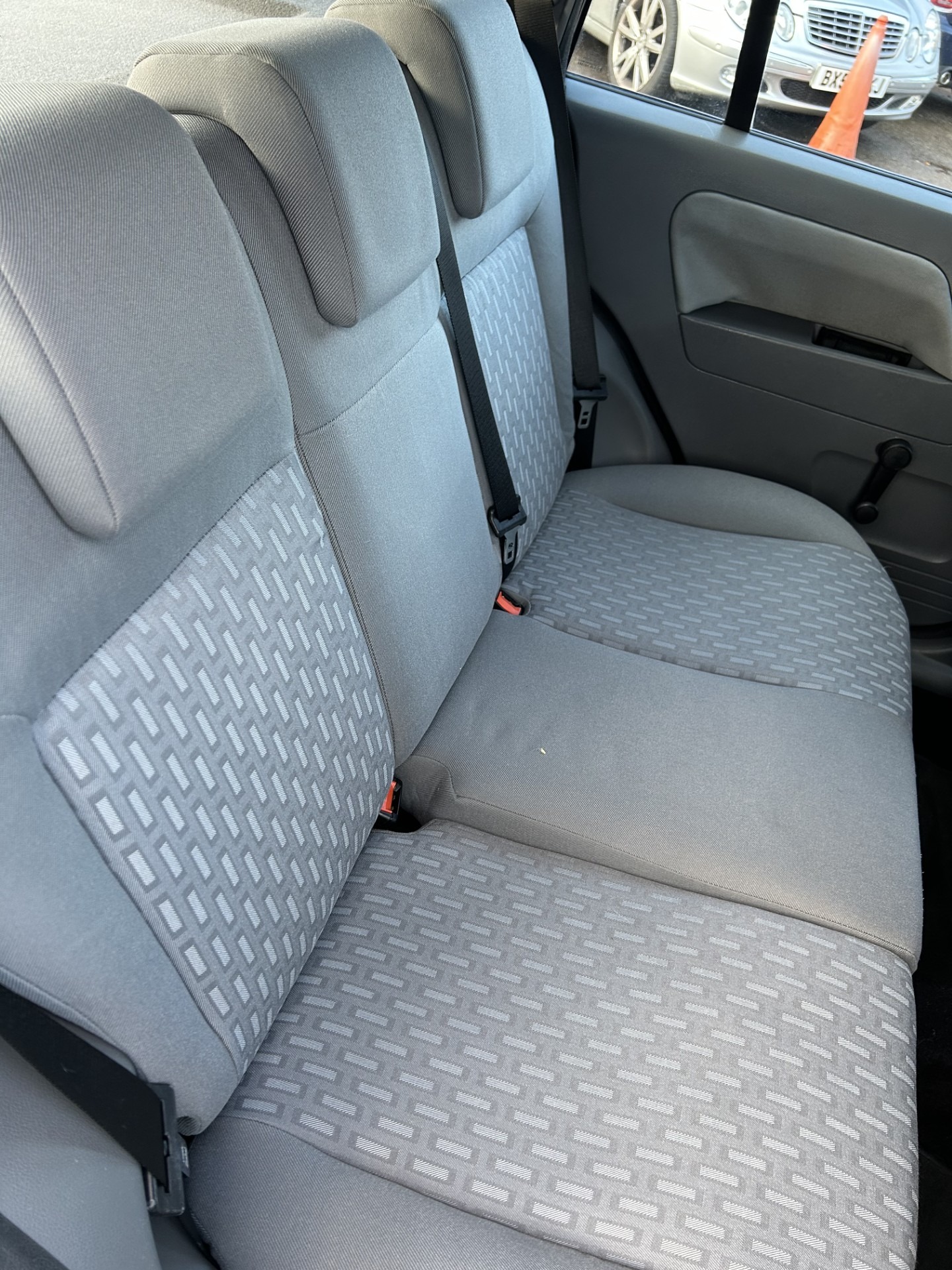 Used Ford Fusion 2004 for sale - 76450397: Photo 19