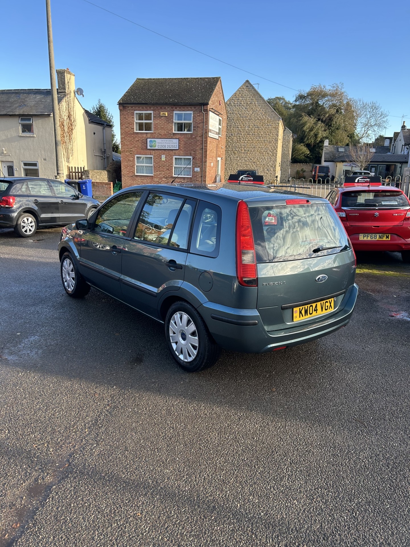 Used Ford Fusion 2004 for sale - 76450397: Photo 4
