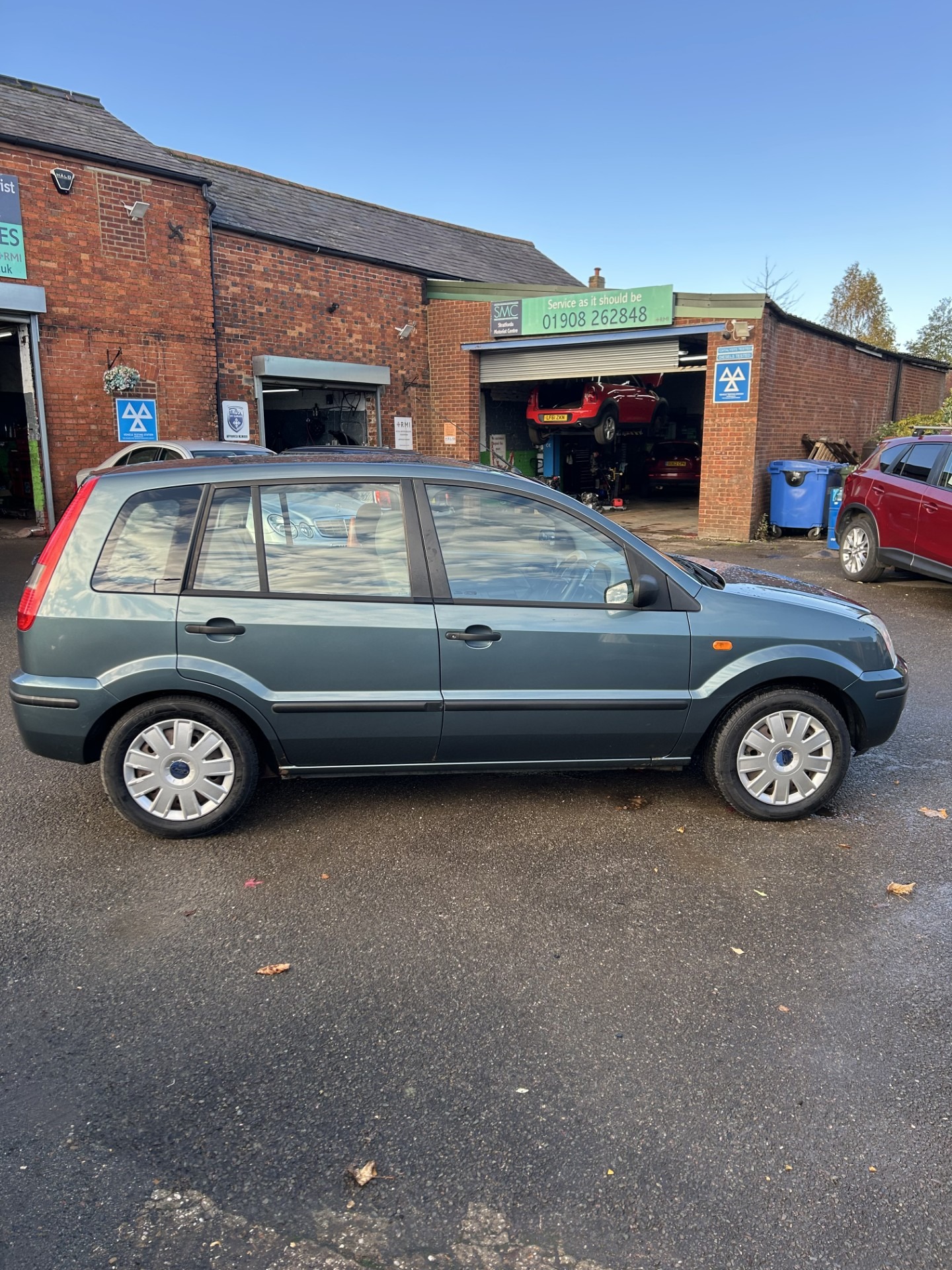 Used Ford Fusion 2004 for sale - 76450397: Photo 8
