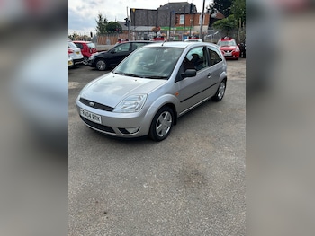 Used Ford Fiesta 2004 for sale - 75702445: Photo