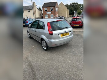 Used Ford Fiesta 2004 for sale - 75702445: Photo