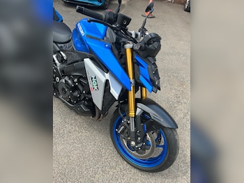 Used Suzuki GSX-S 2023 for sale - bike-78807941: Photo