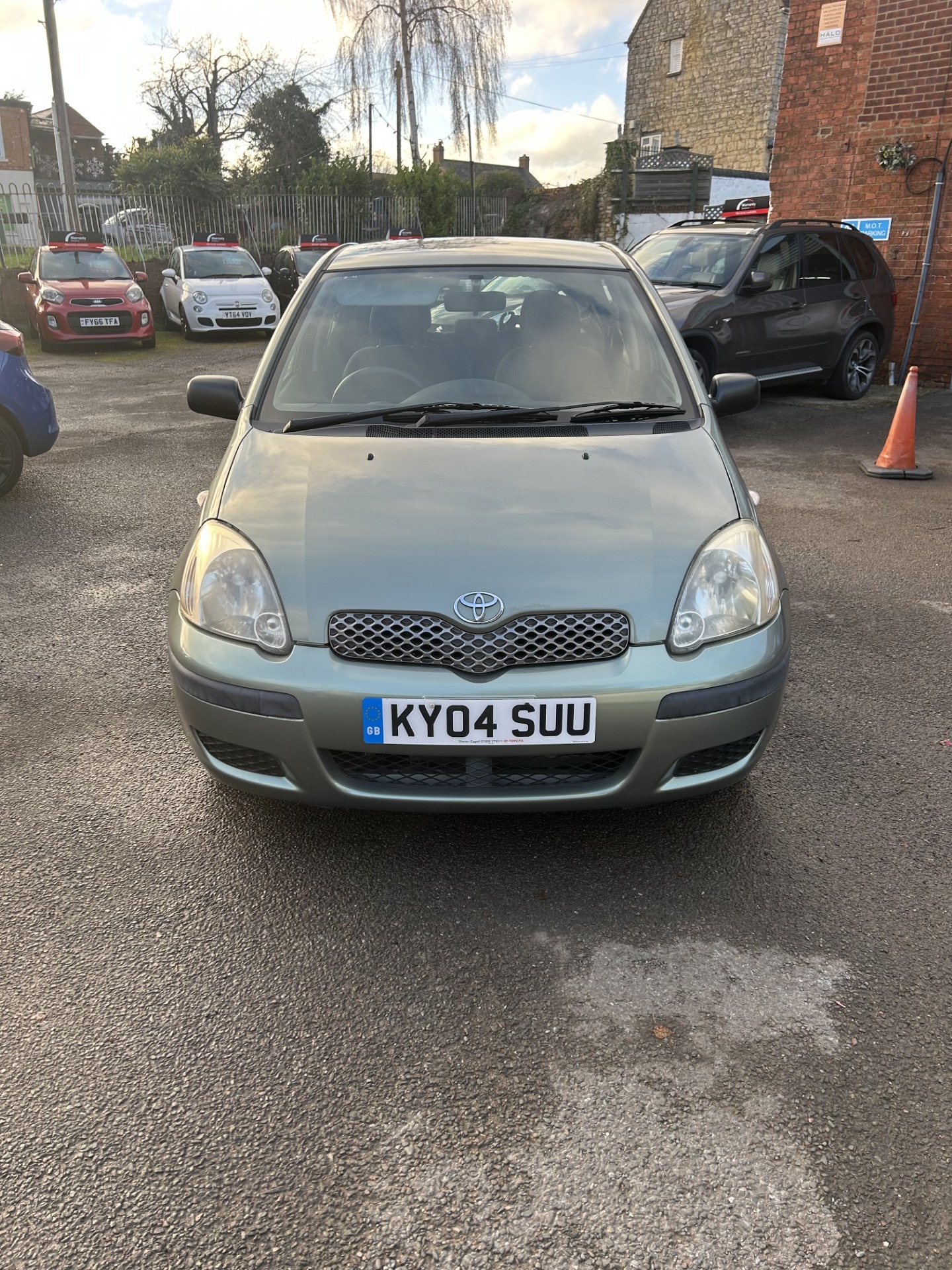 Used Toyota Yaris 2004 for sale - 76906413: Photo 2