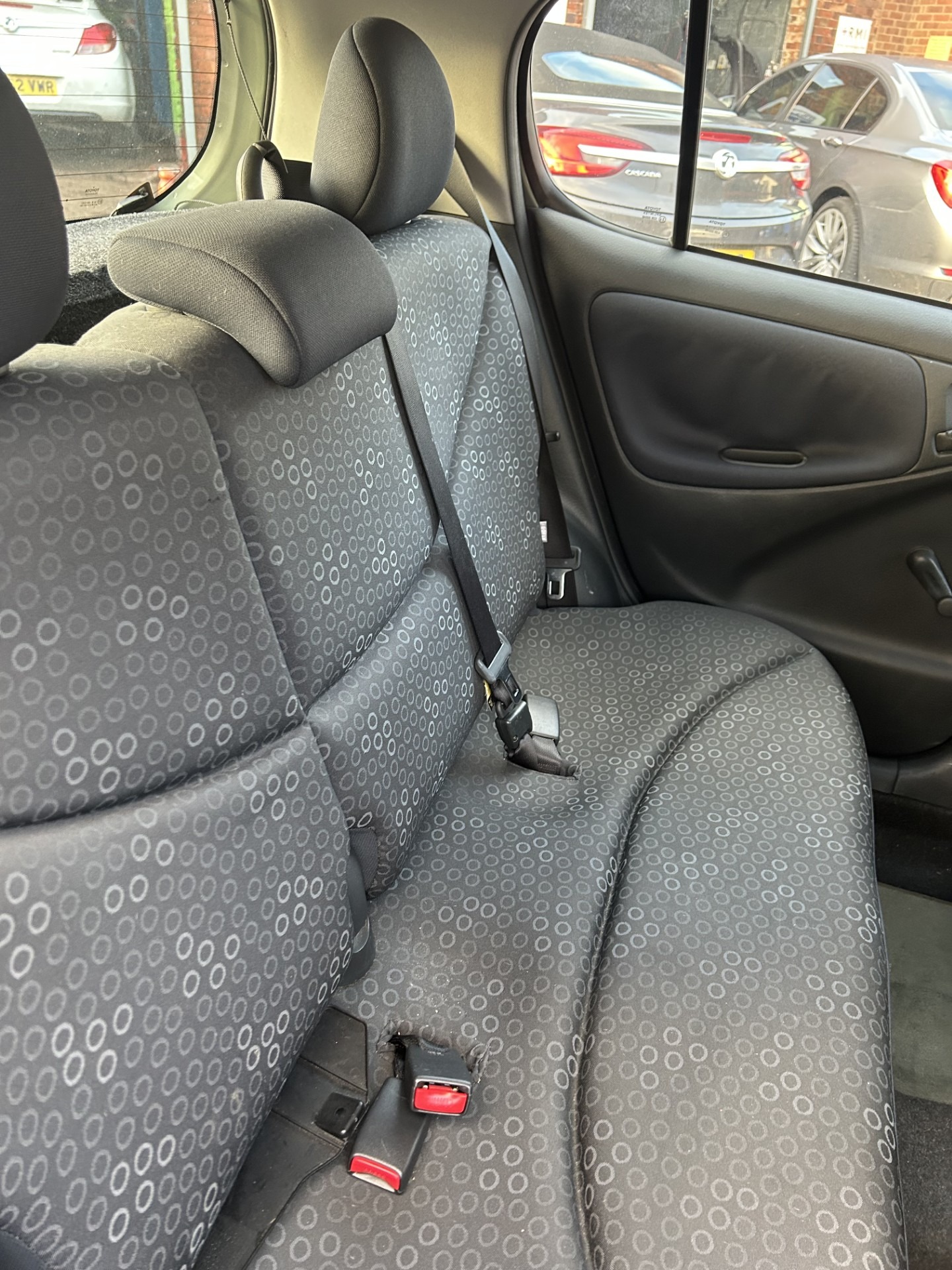 Used Toyota Yaris 2004 for sale - 76906413: Photo 21