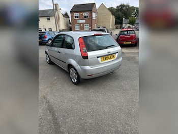 Used Ford Fiesta 2004 for sale - 76554774: Photo