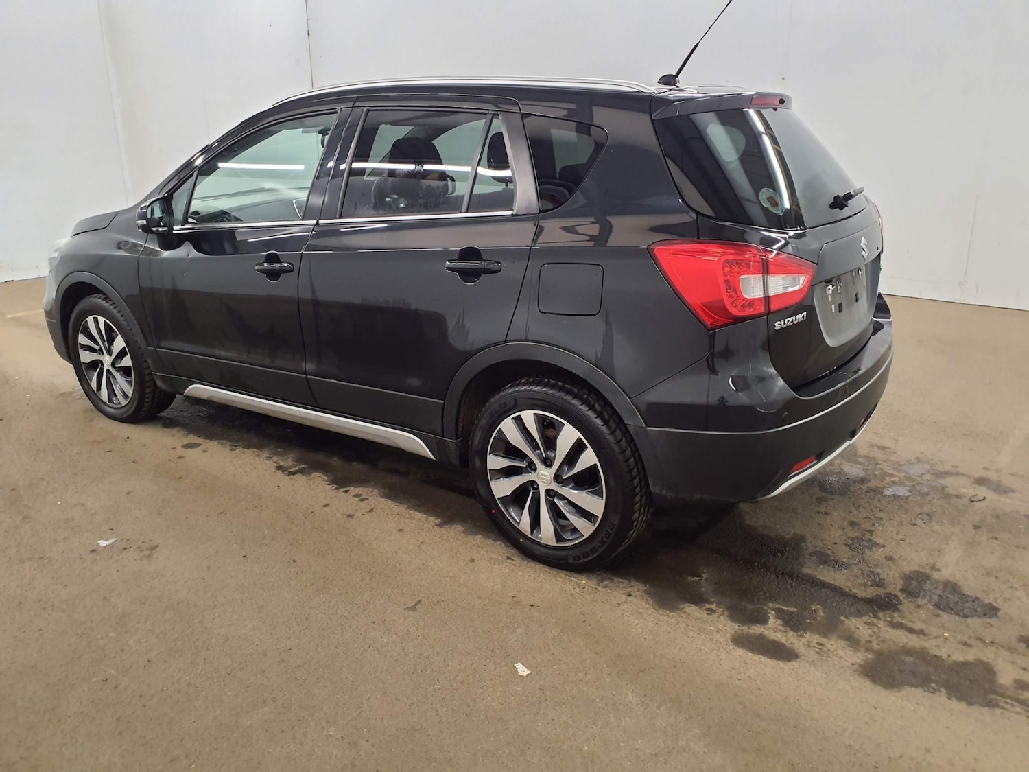 Used Suzuki SX4 S-Cross 2017 for sale - 77984810: Photo 4